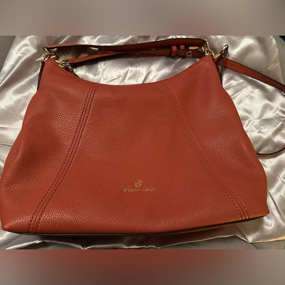 EUC Michael Kors Sienna Large Pebbled Leather Shoulder Bag w Crossbody Strap